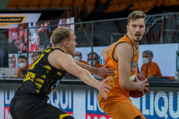 曼联需要更 曼联需要更