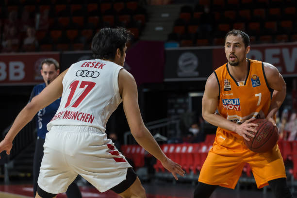 场上更加游 场上更加游